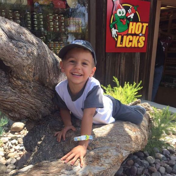 Meet your Posher, Mirella - Picture 1 of 1